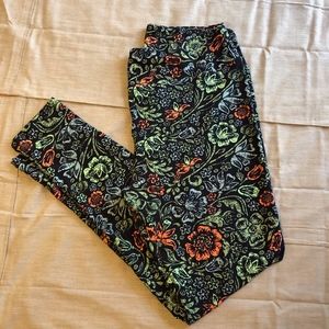 NWOT LulaRoe Floral Leggings Tall and Curvy